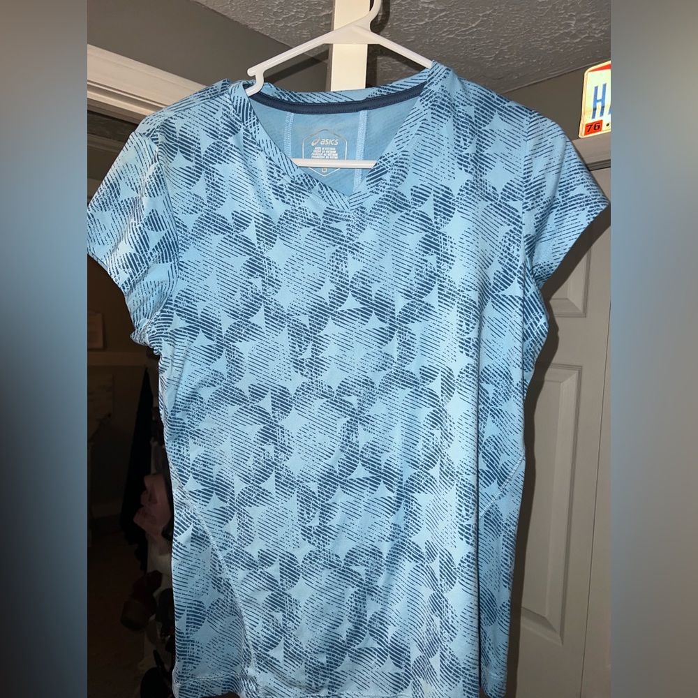workout shirt